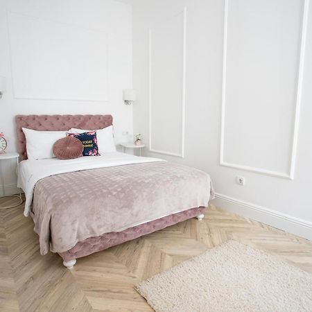 Etoile City Center Apartments เบลเกรด ภายนอก รูปภาพ